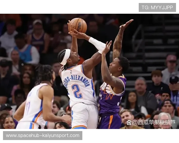 布克突破分球助攻，太阳进攻组织顺畅