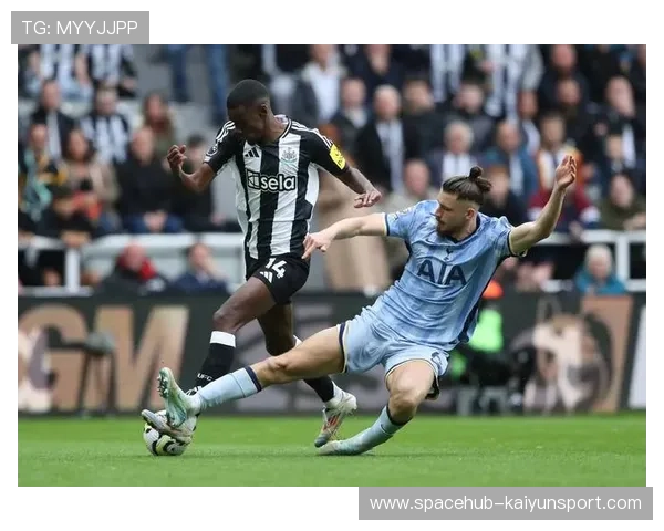 纽卡斯尔高空优势明显，伊萨克头球破门奠定胜局